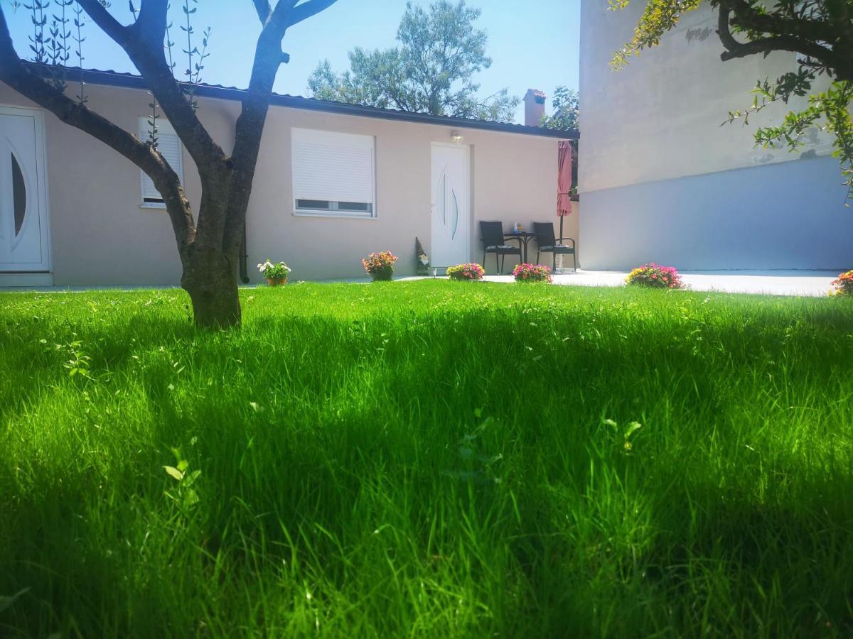 Studio Apartments Tara Zadar Exterior photo