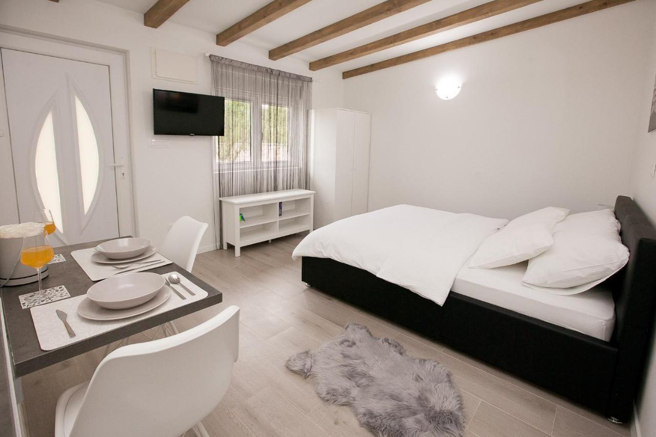 Studio Apartments Tara Zadar Exterior photo