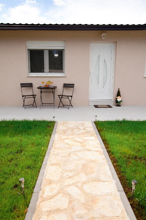 Studio Apartments Tara Zadar Exterior photo
